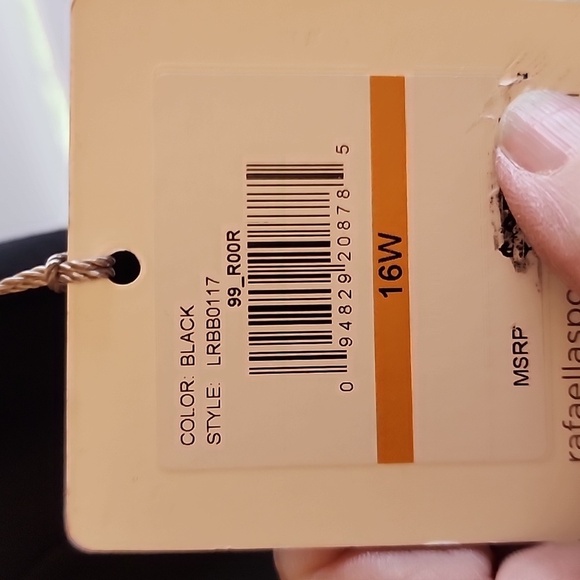 NWT Rafaella Lightweight Defined Waist Curvy Capri Black 16W - Picture 4 of 10